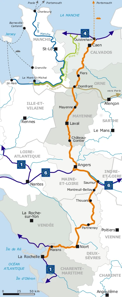 Map of the Vélo Francette cycling route from Ouistreham (Normandy) to La Rochelle (Atlantic coast).
